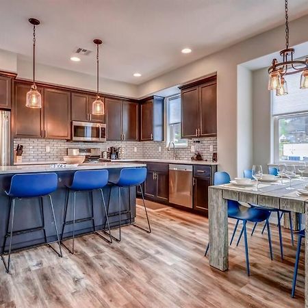 New Tri-Level Home With Ocean View And 3 En-Suite Bedrooms! デポー・ベイ エクステリア 写真