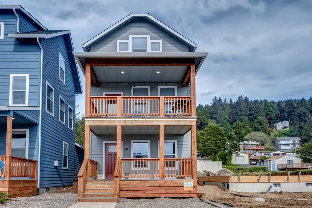 New Tri-Level Home With Ocean View And 3 En-Suite Bedrooms! デポー・ベイ エクステリア 写真