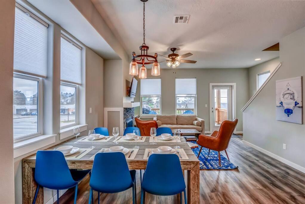 New Tri-Level Home With Ocean View And 3 En-Suite Bedrooms! デポー・ベイ エクステリア 写真
