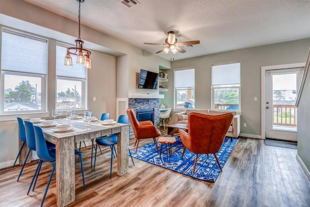 New Tri-Level Home With Ocean View And 3 En-Suite Bedrooms! デポー・ベイ エクステリア 写真